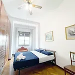 Grand Apartments Corner 32